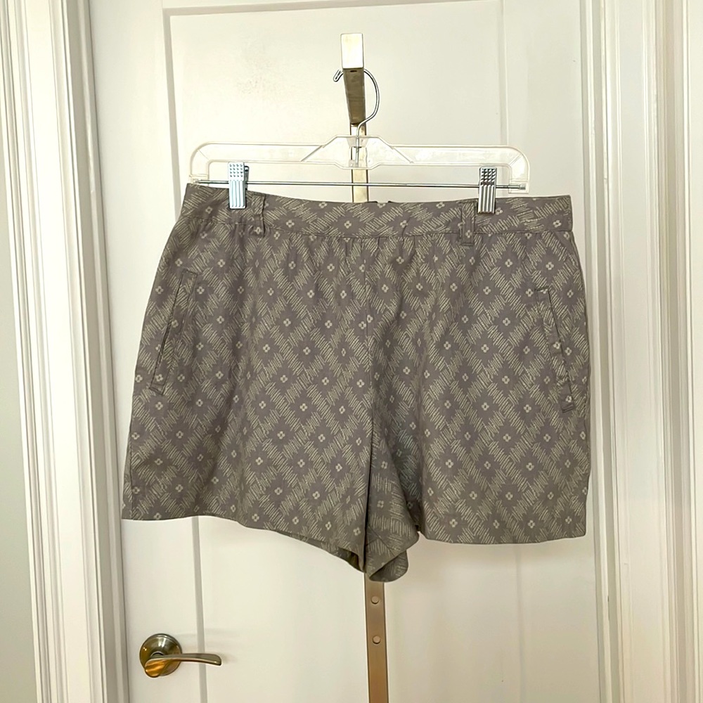 Cooperative Shorts Size 8